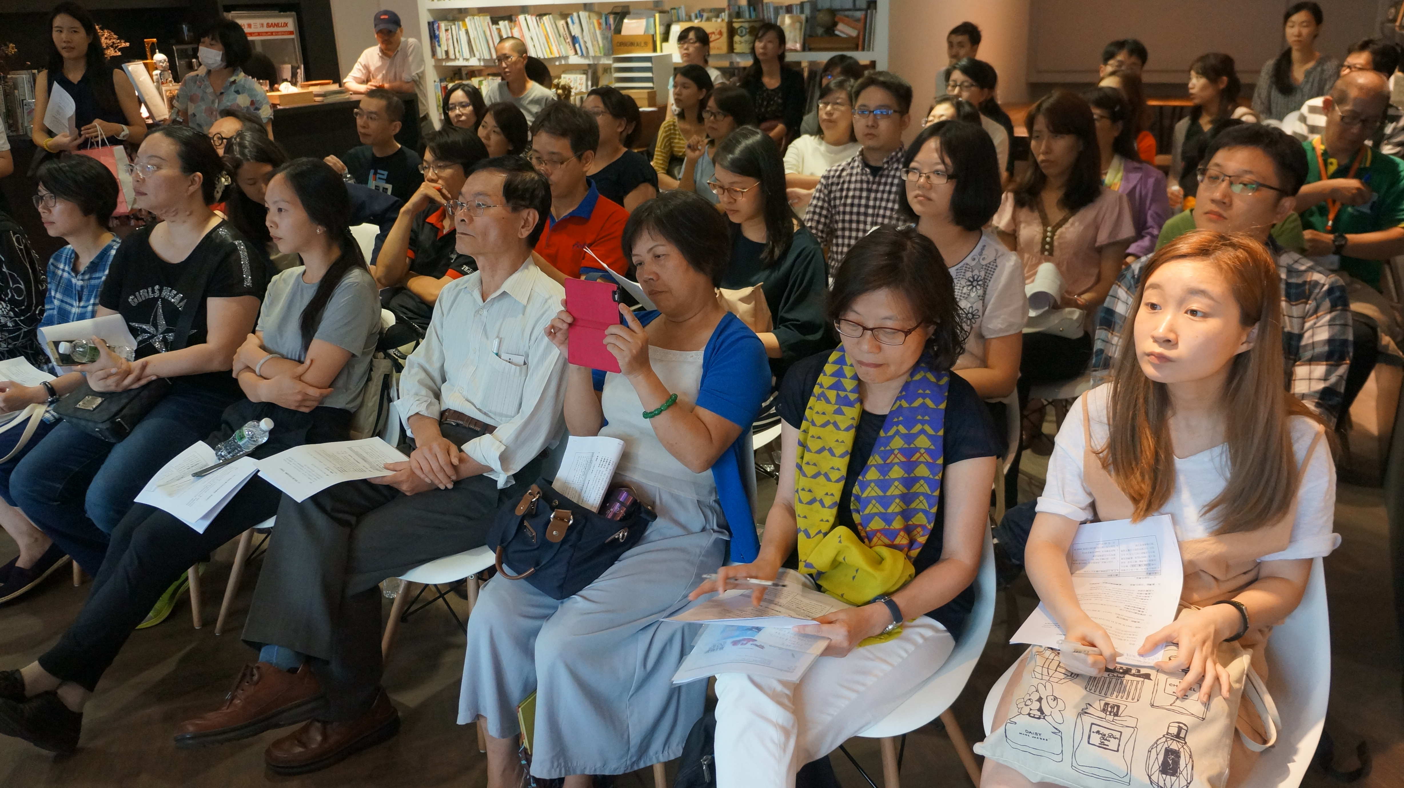 2017德國法蘭克福書展徵展說明會共計有超過50名出版專業人士參與。 2017德國法蘭克福書展徵展說明會共計有超過50名出版專業人士參與。